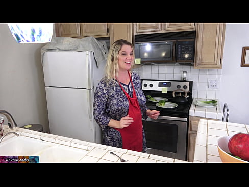 ❤️ Stepmom u munghje in cucina prima di a so data ️❌ Video anale à co.doujin-sexy.ru ❌️