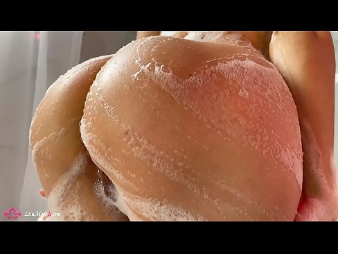 ❤️ Brunette si masturba a figa cù un vibratore per un orgasmu intensu in a doccia ️❌ Video anale à co.doujin-sexy.ru ❌️