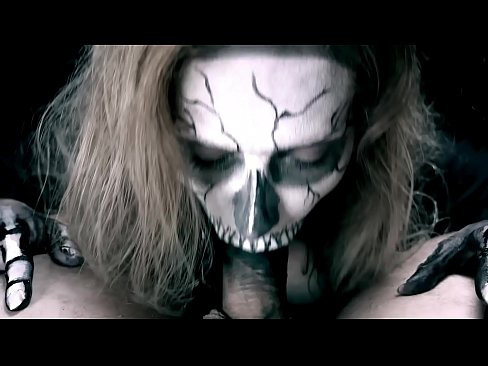 ❤️ Ragazza demonia chì succhia u cazzo cù a so bocca nera è ingoia cum. ️❌ Video anale à co.doujin-sexy.ru ❌️